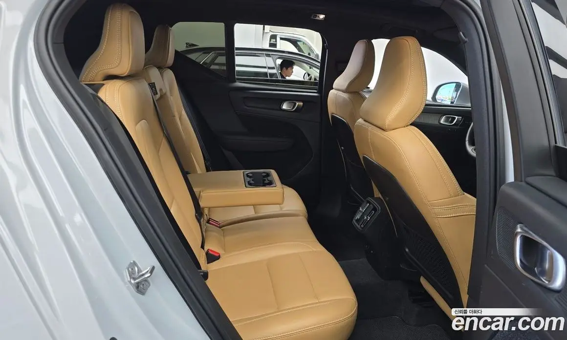 Volvo XC40 2020 2.0 автомат (гидро), фото 17