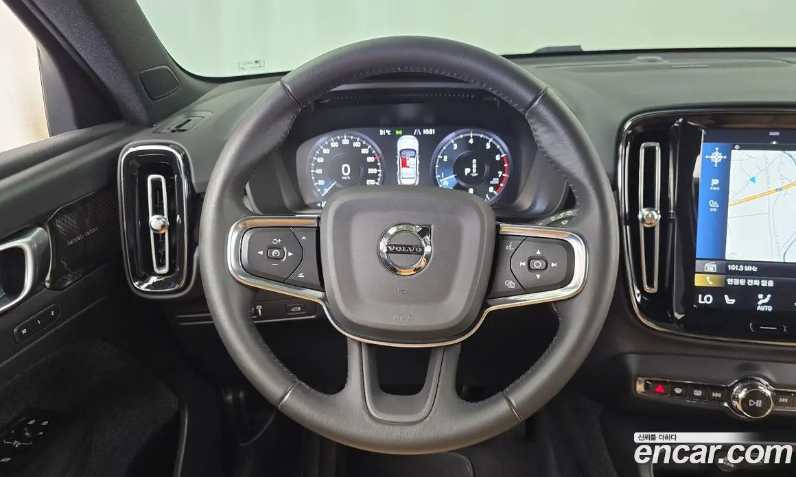Volvo XC40 2020 2.0 автомат (гидро), фото 18