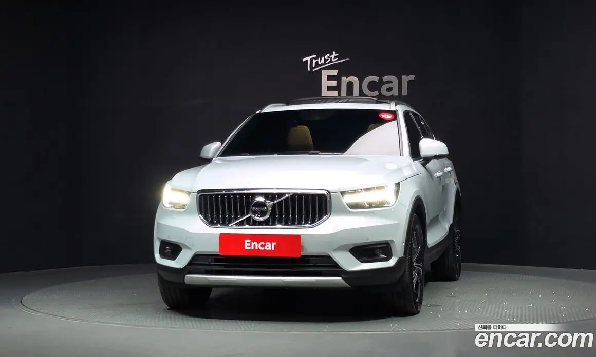 Volvo XC40 2020 2.0 автомат (гидро), фото 3