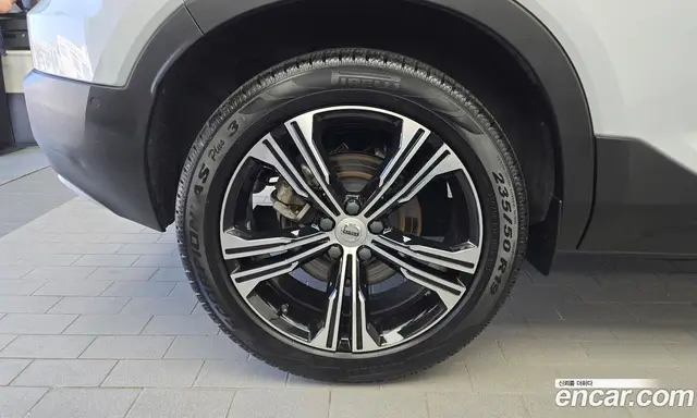 Volvo XC40 2020 2.0 автомат (гидро), миниатюра 5