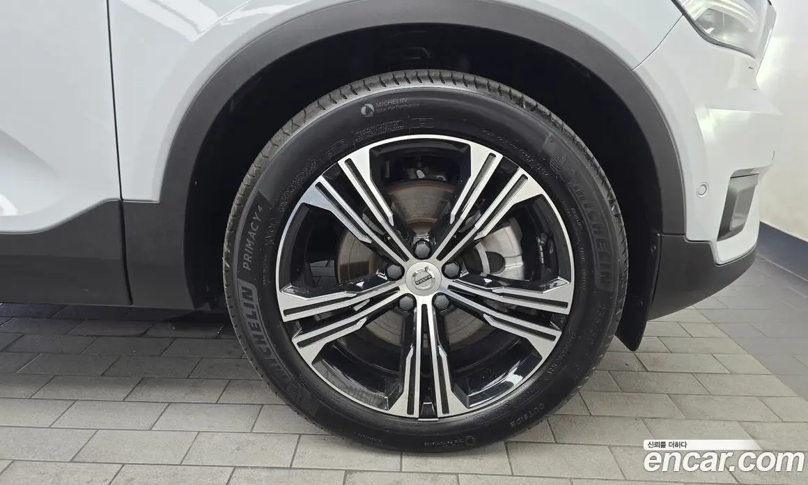 Volvo XC40 2020 2.0 автомат (гидро), фото 7