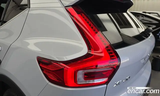 Volvo XC40 2020 2.0 автомат (гидро), миниатюра 9