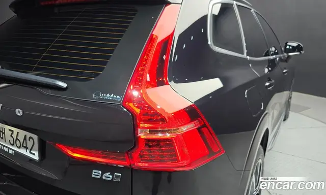 Volvo XC60 2024 2.0 автомат (гидро), миниатюра 9 Volvo XC60 2024 2.0 автомат (гидро), миниатюра 9