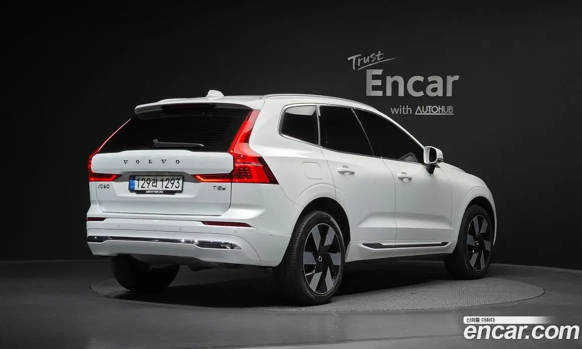 Volvo XC60 2025 2.0 автомат (гидро), фото 1 Volvo XC60 2025 2.0 автомат (гидро), фото 1