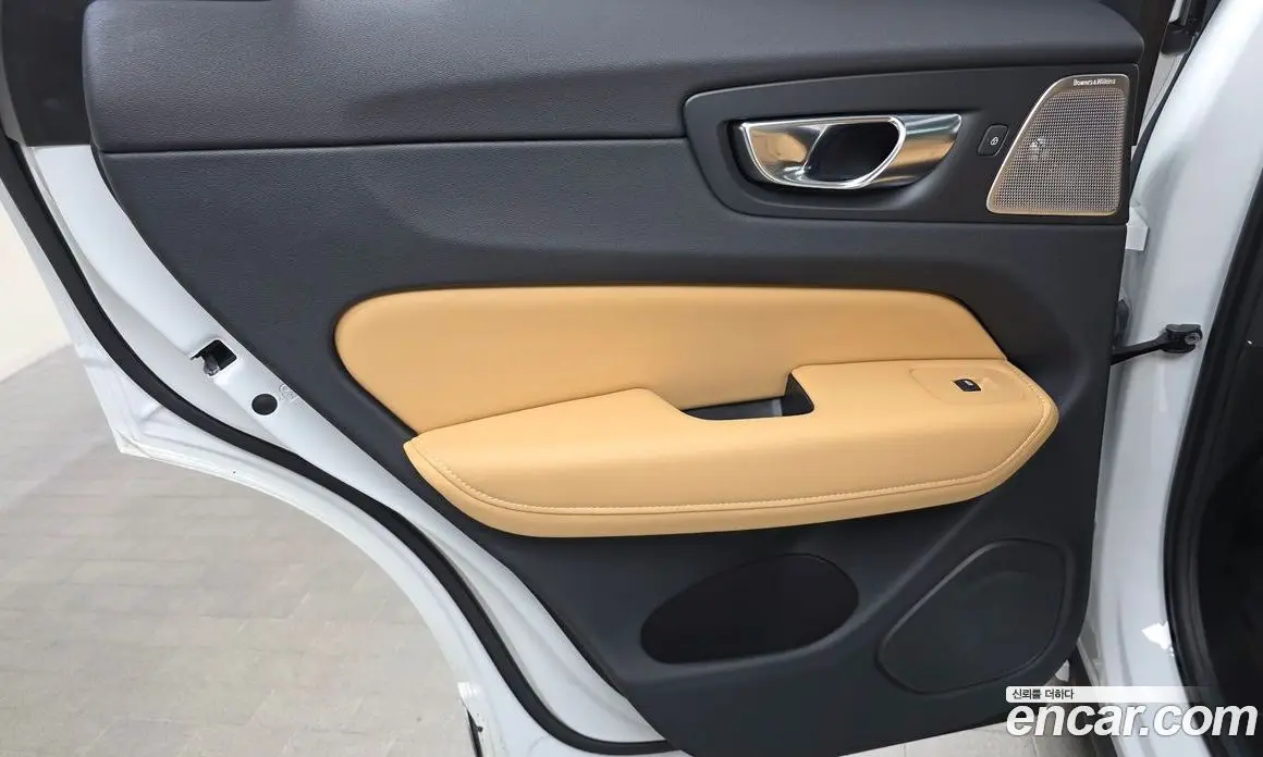 Volvo XC60 2025 2.0 автомат (гидро), фото 14 Volvo XC60 2025 2.0 автомат (гидро), фото 14
