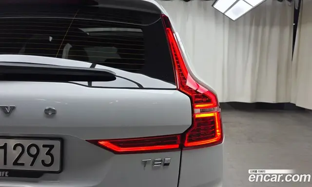 Volvo XC60 2025 2.0 автомат (гидро), миниатюра 8 Volvo XC60 2025 2.0 автомат (гидро), миниатюра 8