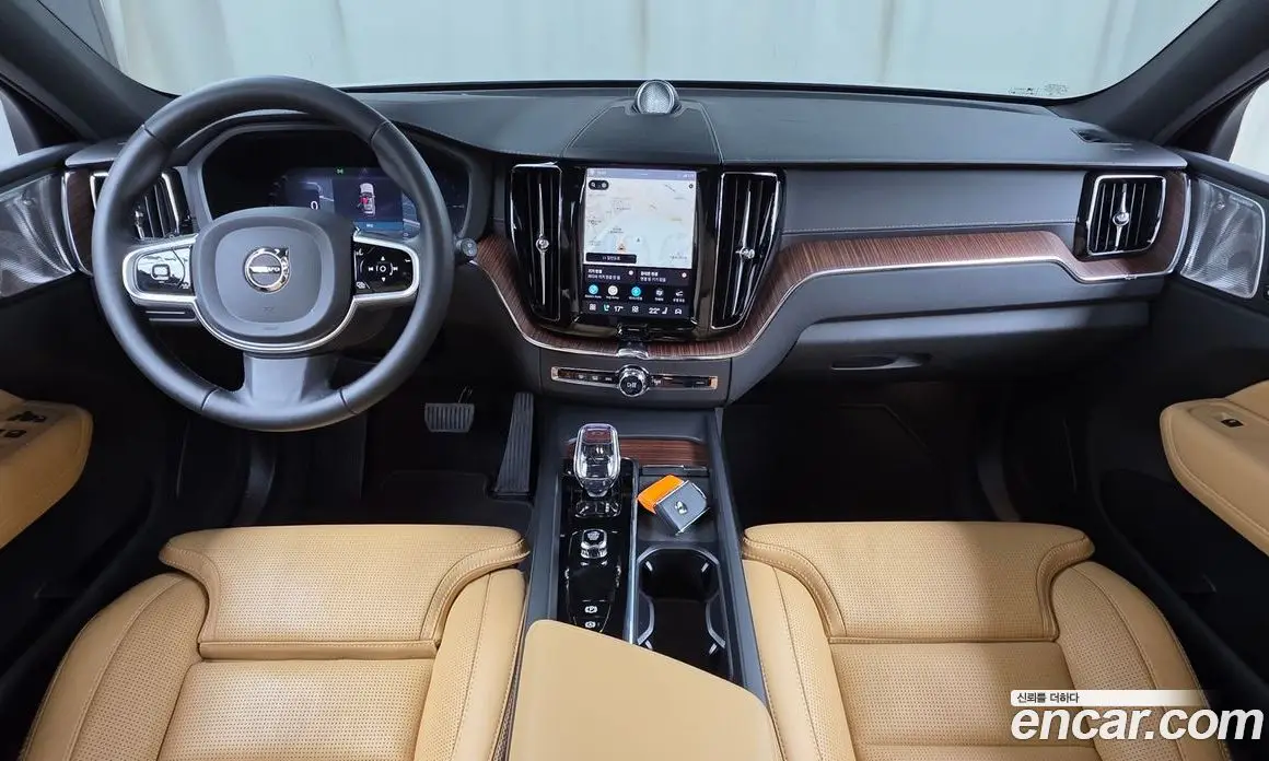 Volvo XC60 2025 2.0 автомат (гидро), фото 9 Volvo XC60 2025 2.0 автомат (гидро), фото 9