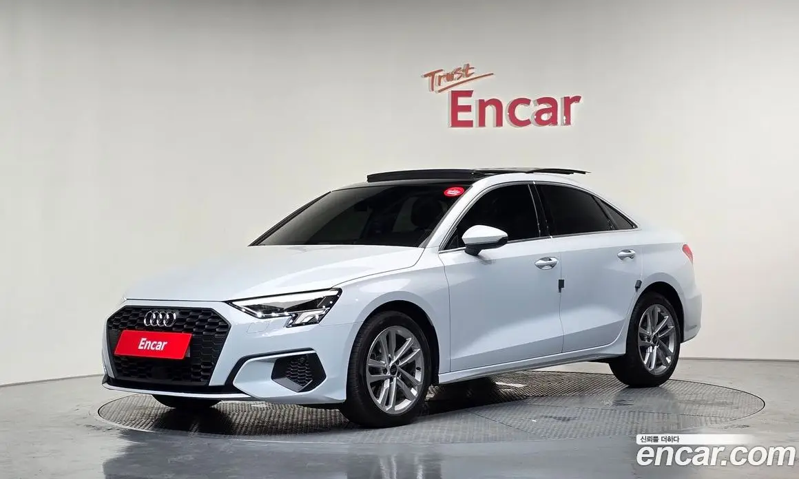 Audi A3 2023 2.0 автомат (гидро), фото 1 Audi A3 2023 2.0 автомат (гидро), фото 1
