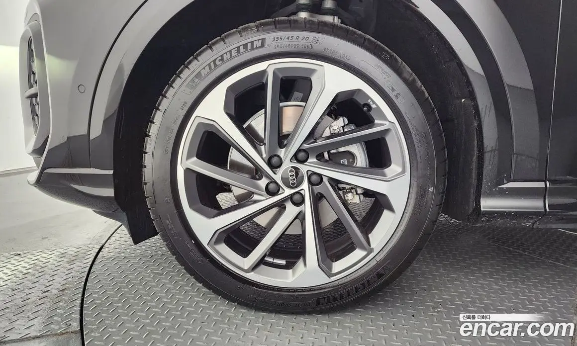 Audi Q5 2025 2.0 автомат (гидро), фото 5 Audi Q5 2025 2.0 автомат (гидро), фото 5
