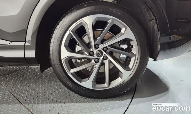 Audi Q5 2025 2.0 автомат (гидро), миниатюра 7 Audi Q5 2025 2.0 автомат (гидро), миниатюра 7