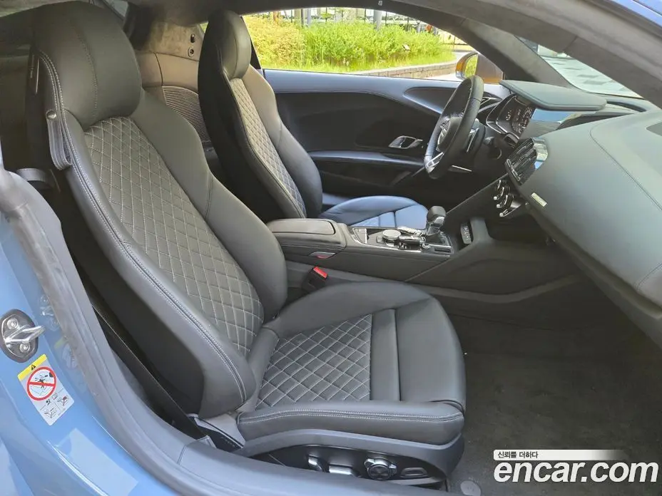 Audi R8 2021 5.2 автомат (гидро), фото 15 Audi R8 2021 5.2 автомат (гидро), фото 15