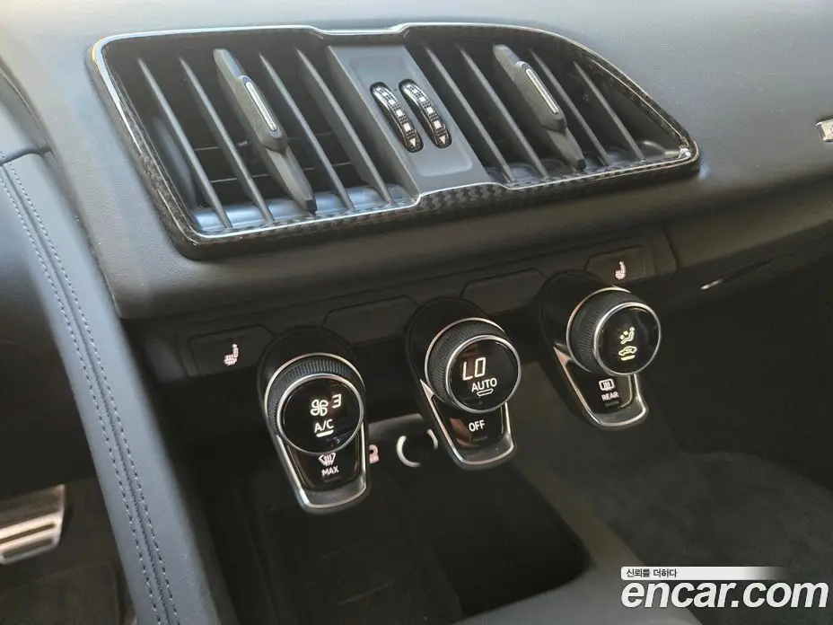 Audi R8 2021 5.2 автомат (гидро), фото 16 Audi R8 2021 5.2 автомат (гидро), фото 16