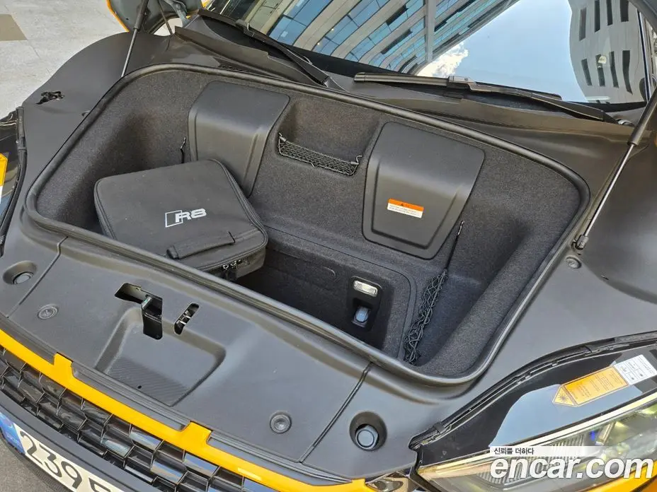 Audi R8 2021 5.2 автомат (гидро), фото 20 Audi R8 2021 5.2 автомат (гидро), фото 20
