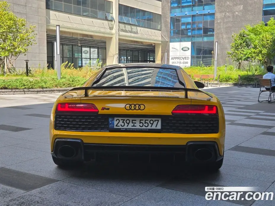 Audi R8 2021 5.2 автомат (гидро), фото 4 Audi R8 2021 5.2 автомат (гидро), фото 4