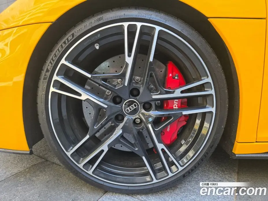 Audi R8 2021 5.2 автомат (гидро), фото 6 Audi R8 2021 5.2 автомат (гидро), фото 6