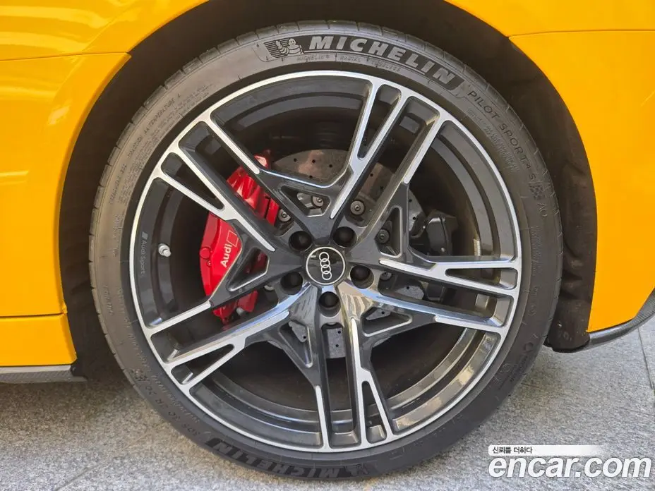 Audi R8 2021 5.2 автомат (гидро), фото 7 Audi R8 2021 5.2 автомат (гидро), фото 7