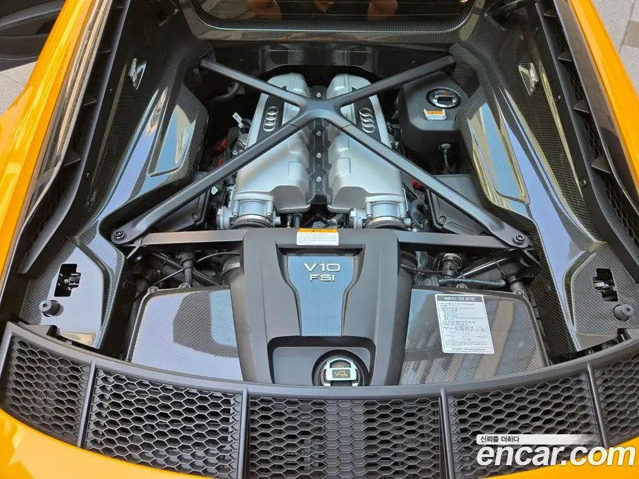 Audi R8 2021 5.2 автомат (гидро), фото 9 Audi R8 2021 5.2 автомат (гидро), фото 9