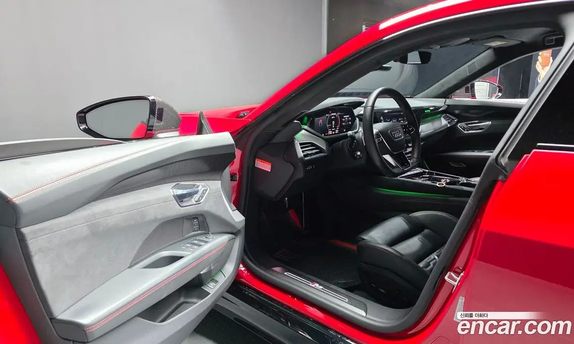 Audi RS e-tron GT 2022 0.1 автомат (гидро), фото 13