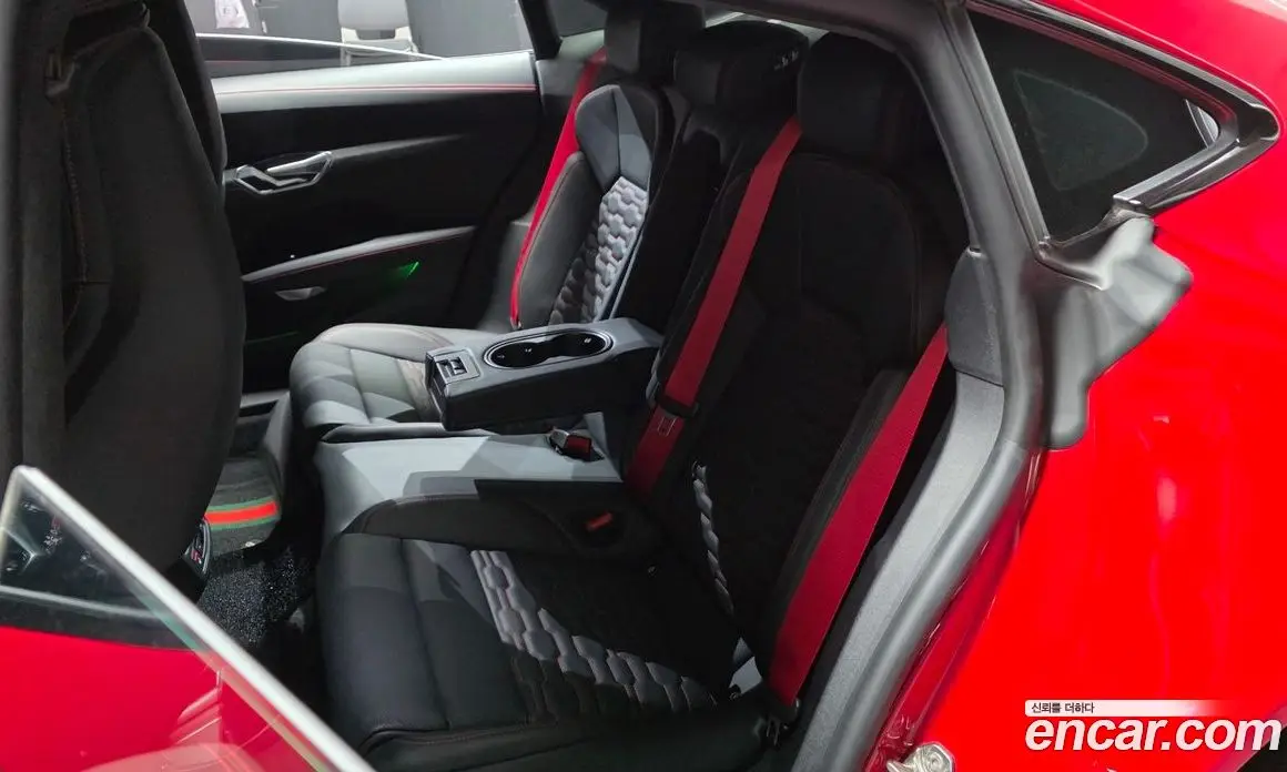 Audi RS e-tron GT 2022 0.1 автомат (гидро), фото 18