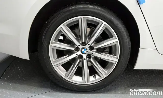 BMW 5 серия 2019 2.0 автомат (гидро), миниатюра 5 BMW 5 серия 2019 2.0 автомат (гидро), миниатюра 5