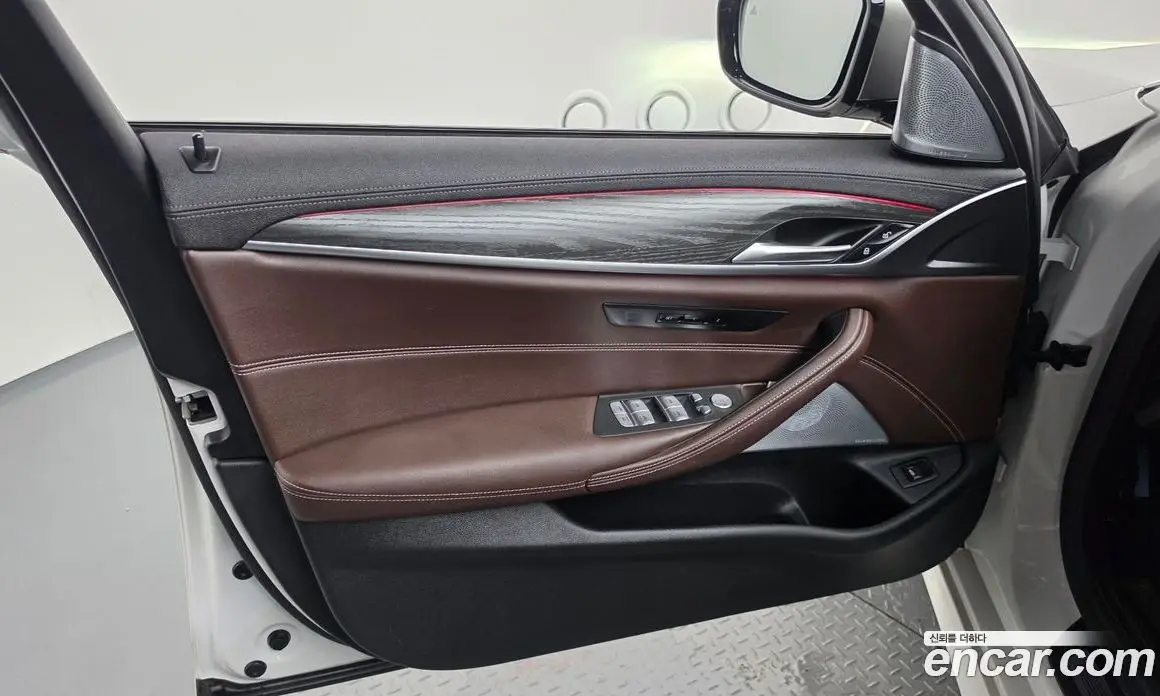 BMW 5 серия 2022 4.4 автомат (гидро), фото 14