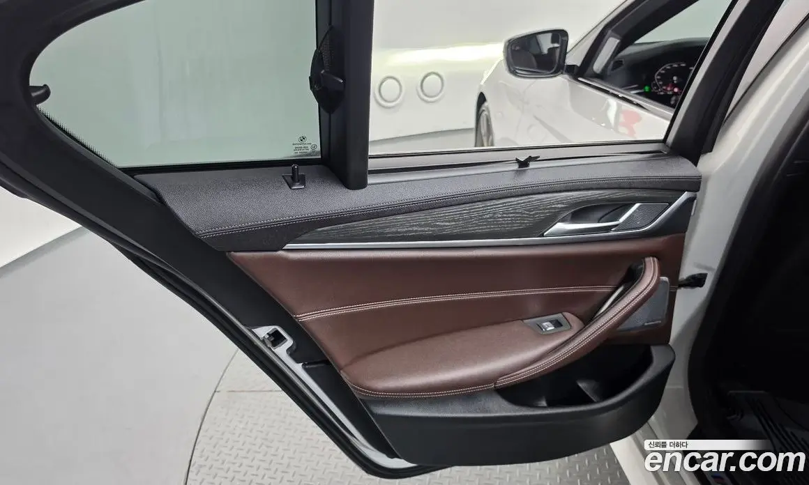 BMW 5 серия 2022 4.4 автомат (гидро), фото 15
