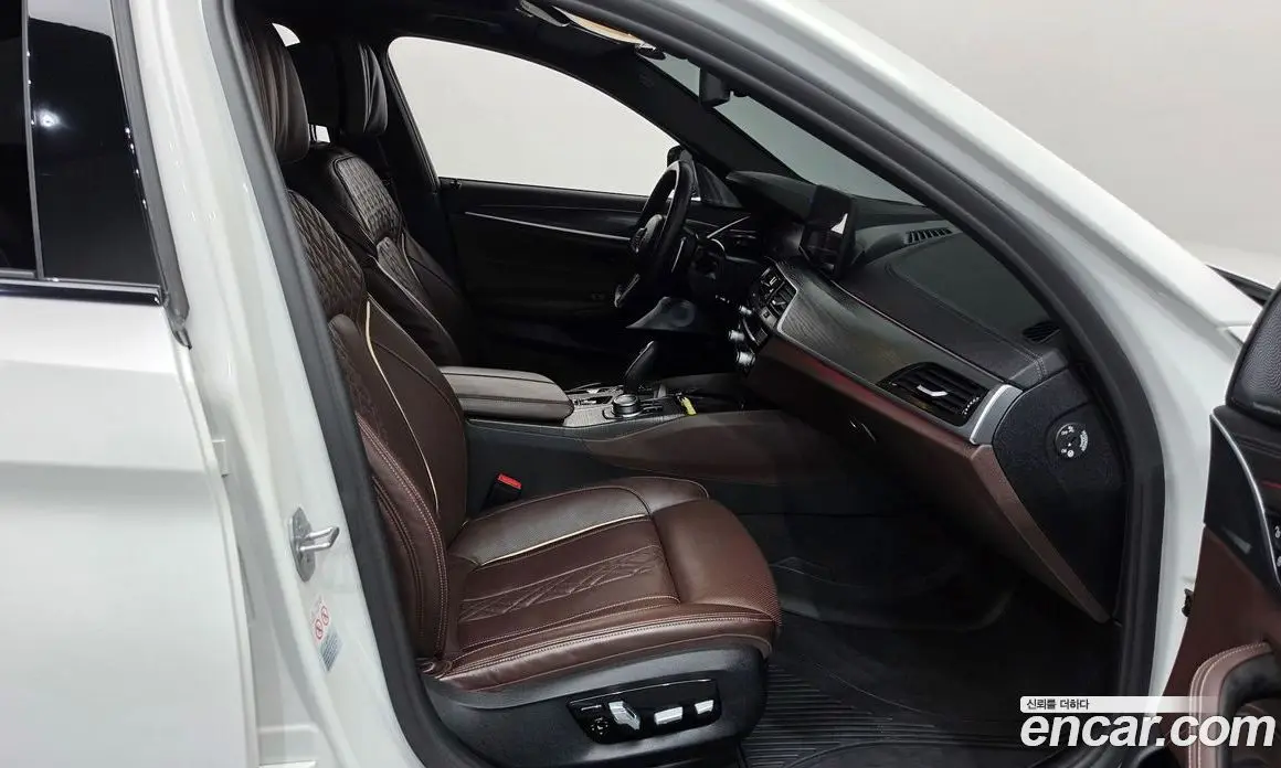 BMW 5 серия 2022 4.4 автомат (гидро), фото 16