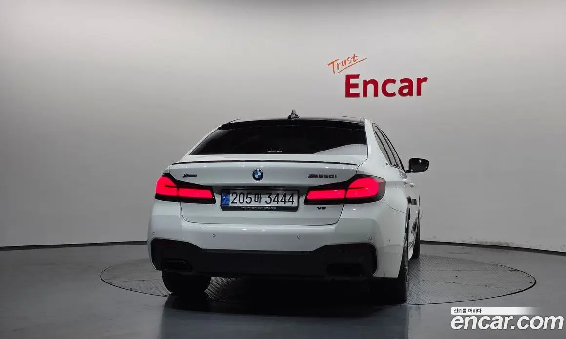 BMW 5 серия 2022 4.4 автомат (гидро), фото 4