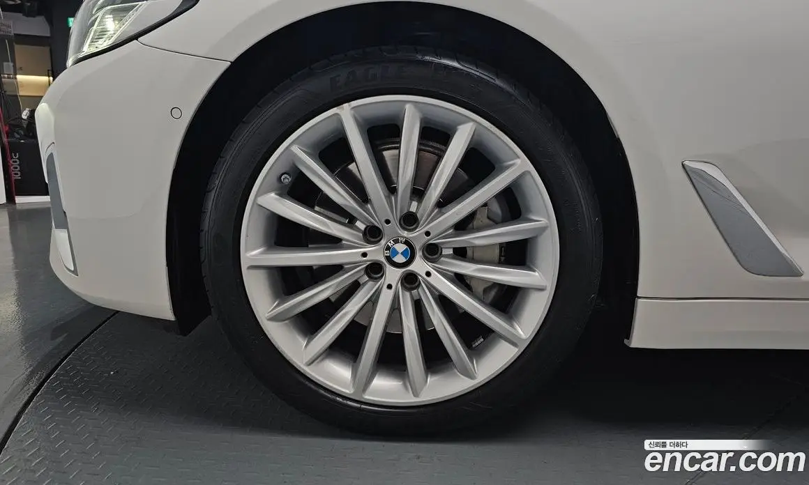 BMW 5 серия 2023 2.0 автомат (гидро), фото 4