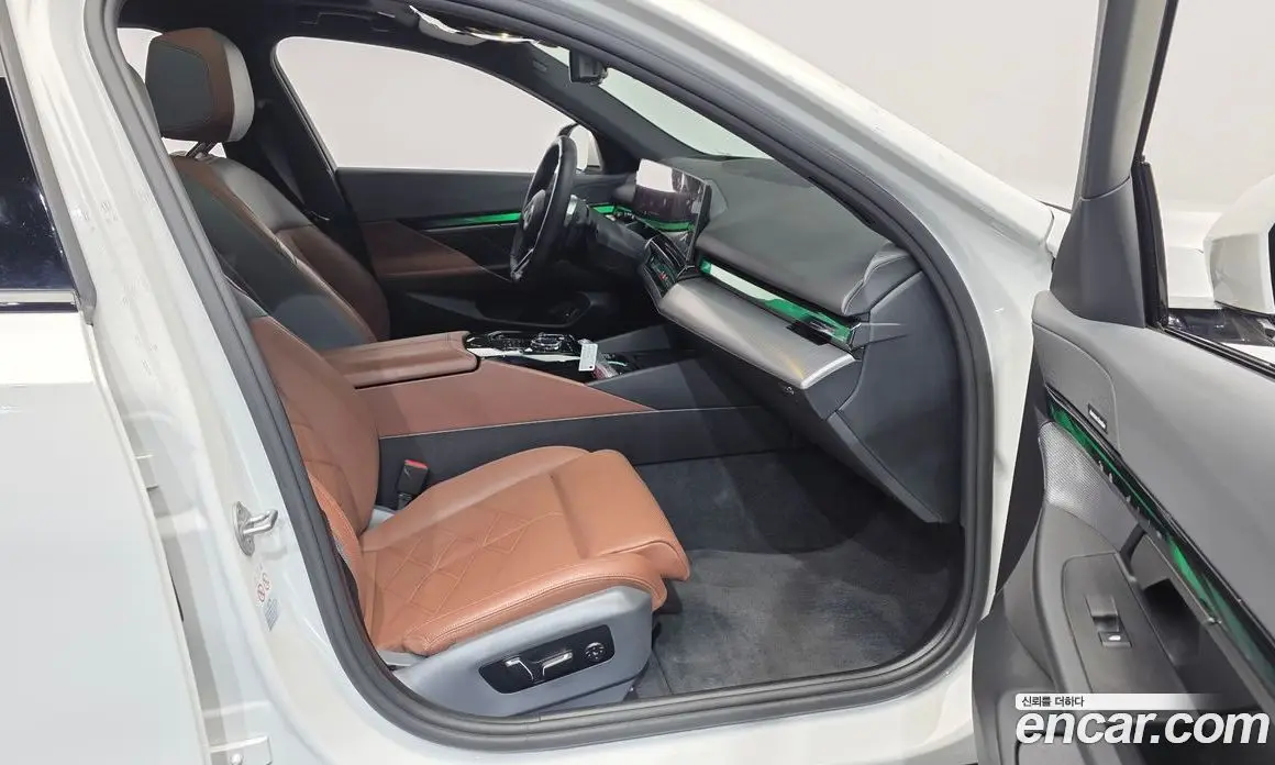 BMW 5 серия 2024 2.0 автомат (гидро), фото 17
