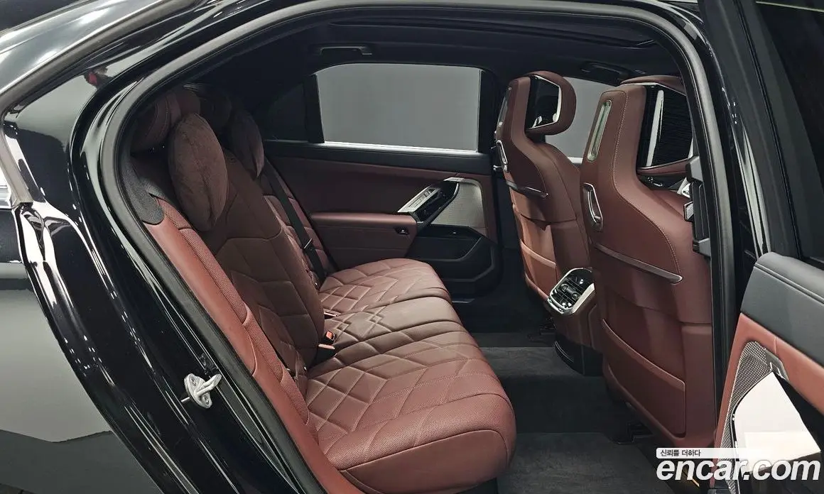 BMW 7 серия 2025 3.0 автомат (гидро), фото 16 BMW 7 серия 2025 3.0 автомат (гидро), фото 16
