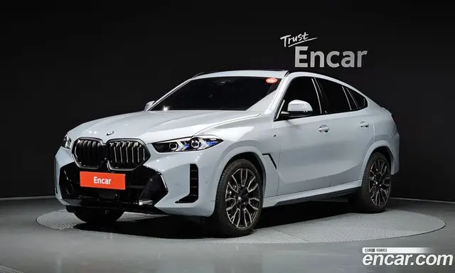 BMW X6, 2025, 9 813 км
