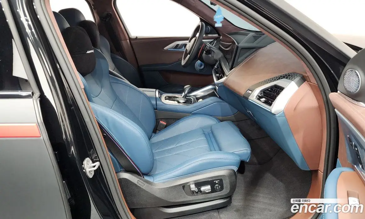 BMW XM 2025 4.4 АКПП, фото 16