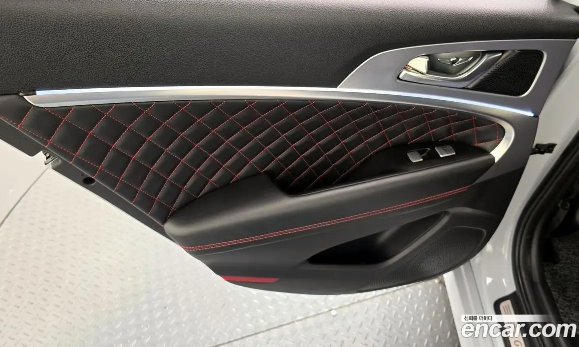 Genesis G70 2018 2.0 автомат (гидро), фото 15 Genesis G70 2018 2.0 автомат (гидро), фото 15