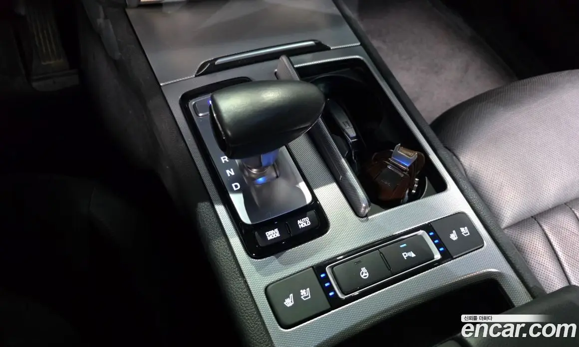 Genesis G80 2017 3.3 автомат (гидро), фото 12 Genesis G80 2017 3.3 автомат (гидро), фото 12