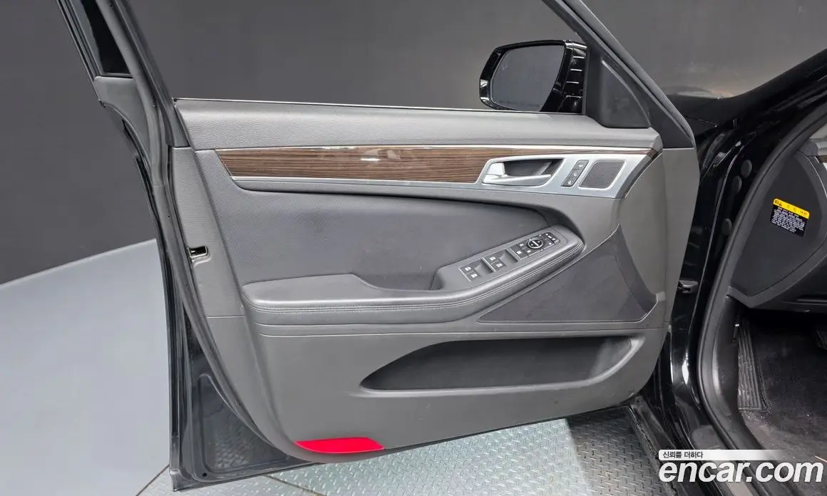 Genesis G80 2017 3.3 автомат (гидро), фото 14 Genesis G80 2017 3.3 автомат (гидро), фото 14