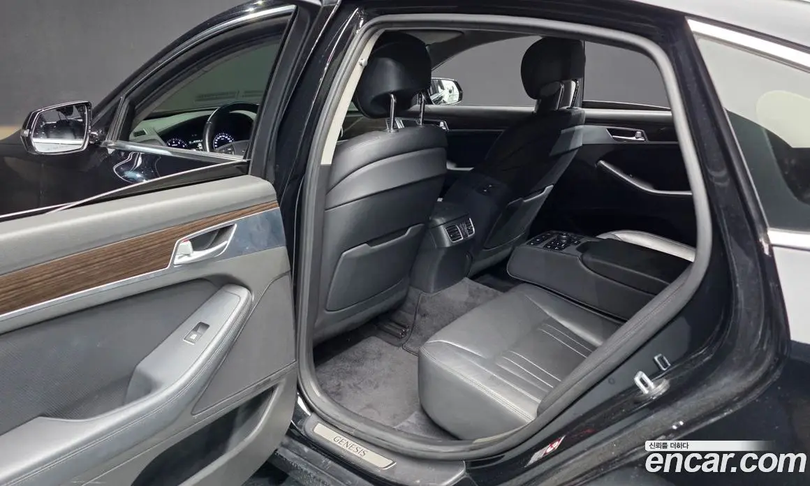 Genesis G80 2017 3.3 автомат (гидро), фото 16 Genesis G80 2017 3.3 автомат (гидро), фото 16