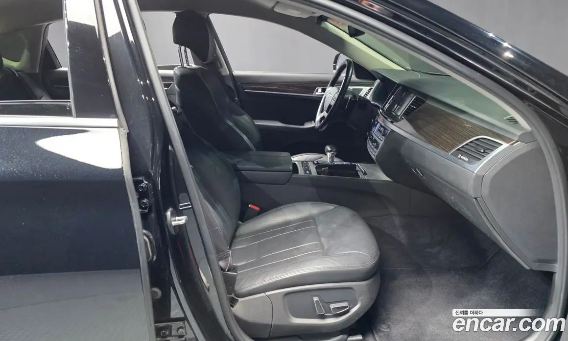 Genesis G80 2017 3.3 автомат (гидро), фото 17 Genesis G80 2017 3.3 автомат (гидро), фото 17