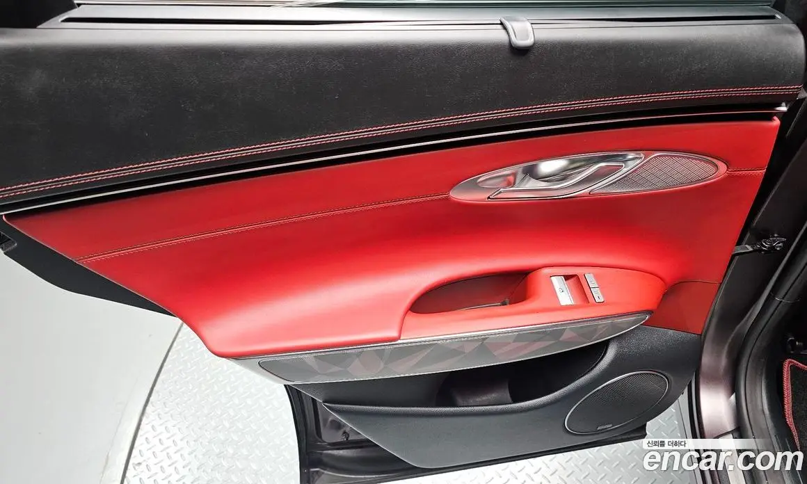 Genesis GV70 2022 3.5 автомат (гидро), фото 15 Genesis GV70 2022 3.5 автомат (гидро), фото 15