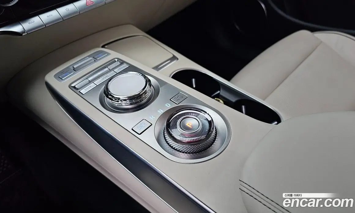 Genesis GV70 2022 2.5 автомат (гидро), фото 12 Genesis GV70 2022 2.5 автомат (гидро), фото 12