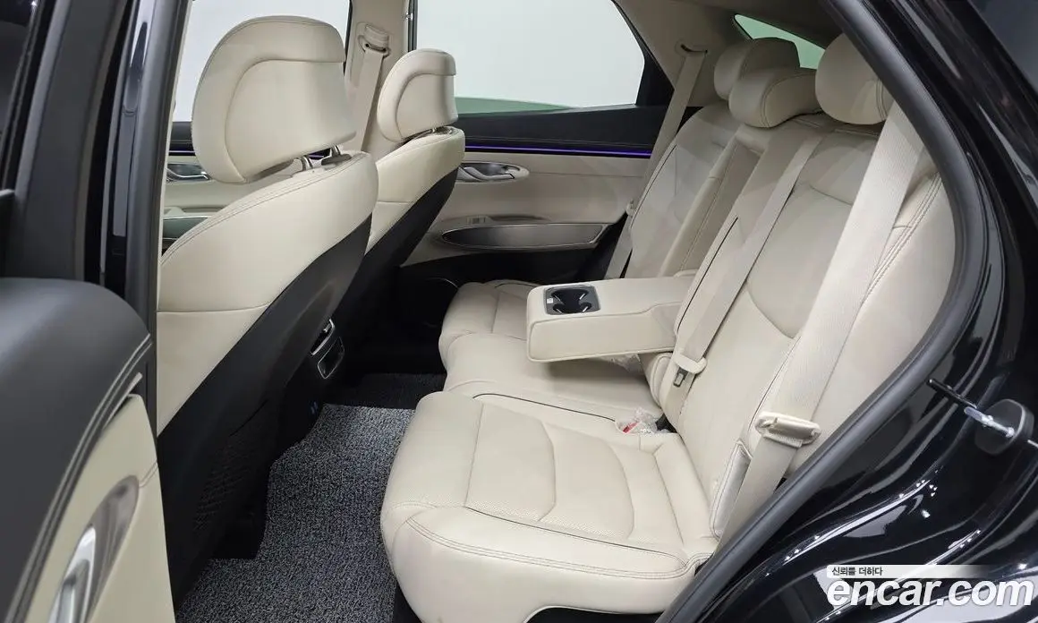 Genesis GV70 2024 2.5 автомат (гидро), фото 18 Genesis GV70 2024 2.5 автомат (гидро), фото 18