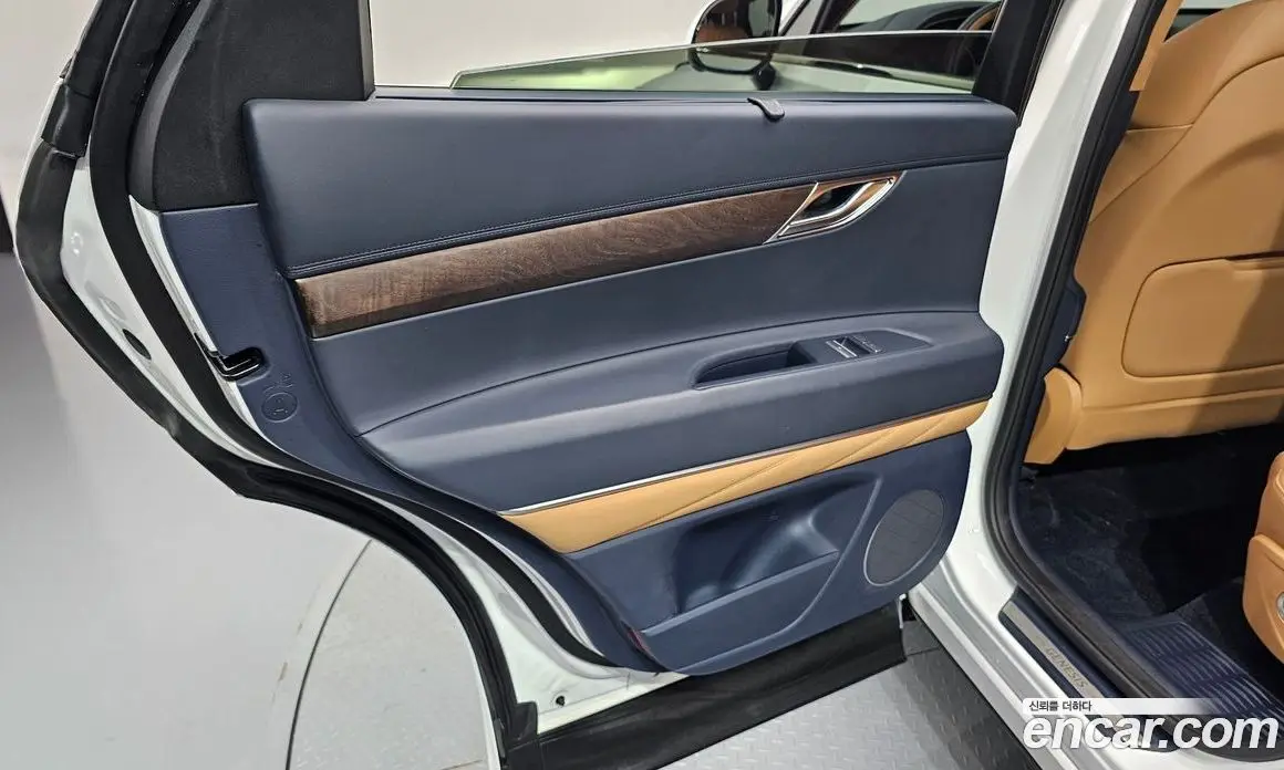 Genesis GV80 2023 2.5 автомат (гидро), фото 15 Genesis GV80 2023 2.5 автомат (гидро), фото 15