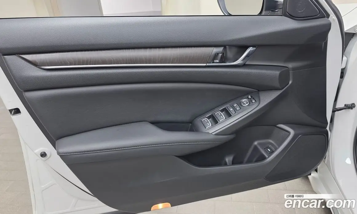 Honda Accord 2021 1.5 автомат (гидро), фото 14