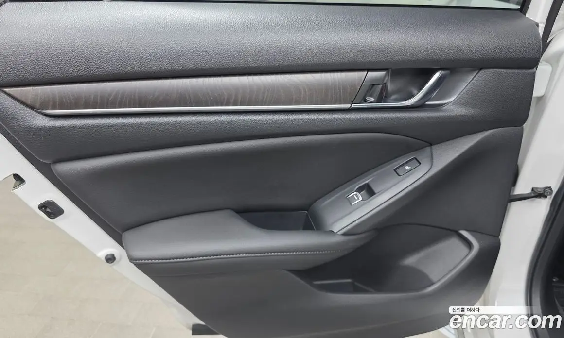 Honda Accord 2021 1.5 автомат (гидро), фото 15