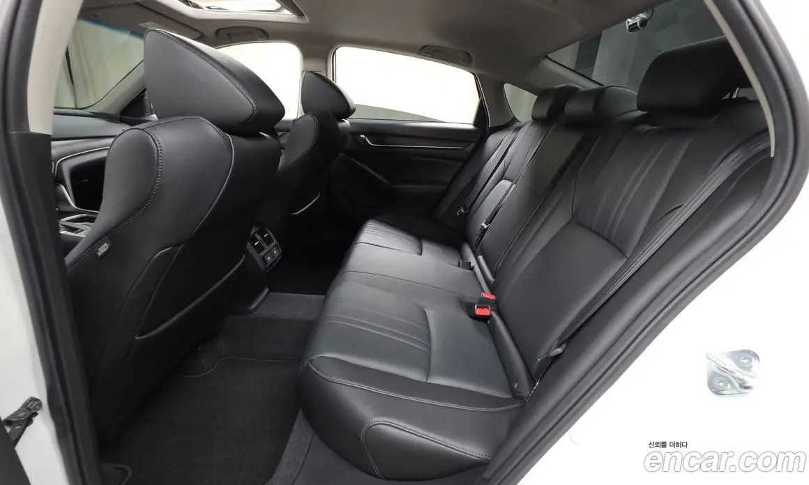 Honda Accord 2021 1.5 автомат (гидро), фото 18