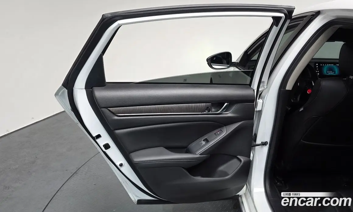 Honda Accord 2022 2.0 автомат (гидро), фото 14
