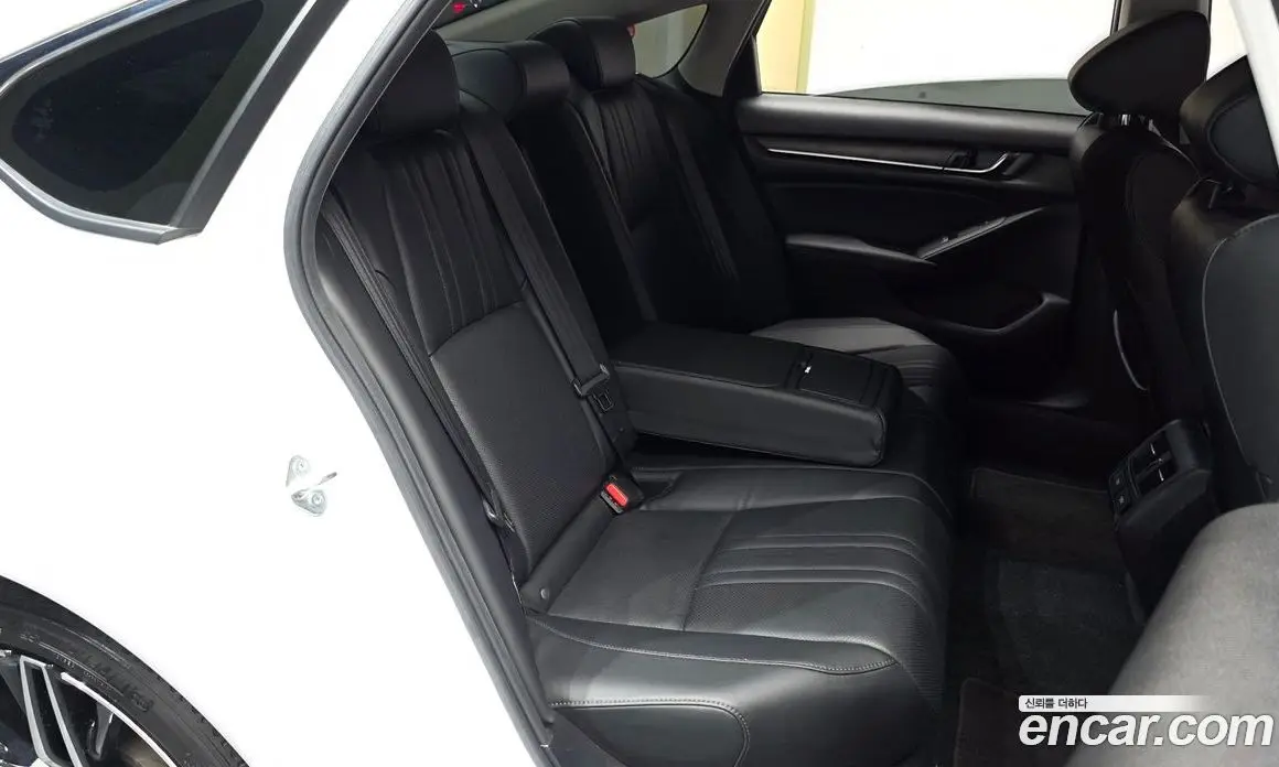 Honda Accord 2022 2.0 автомат (гидро), фото 16