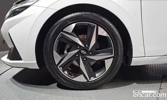 Hyundai Avante 2020 1.6 автомат (гидро), миниатюра 5 Hyundai Avante 2020 1.6 автомат (гидро), миниатюра 5