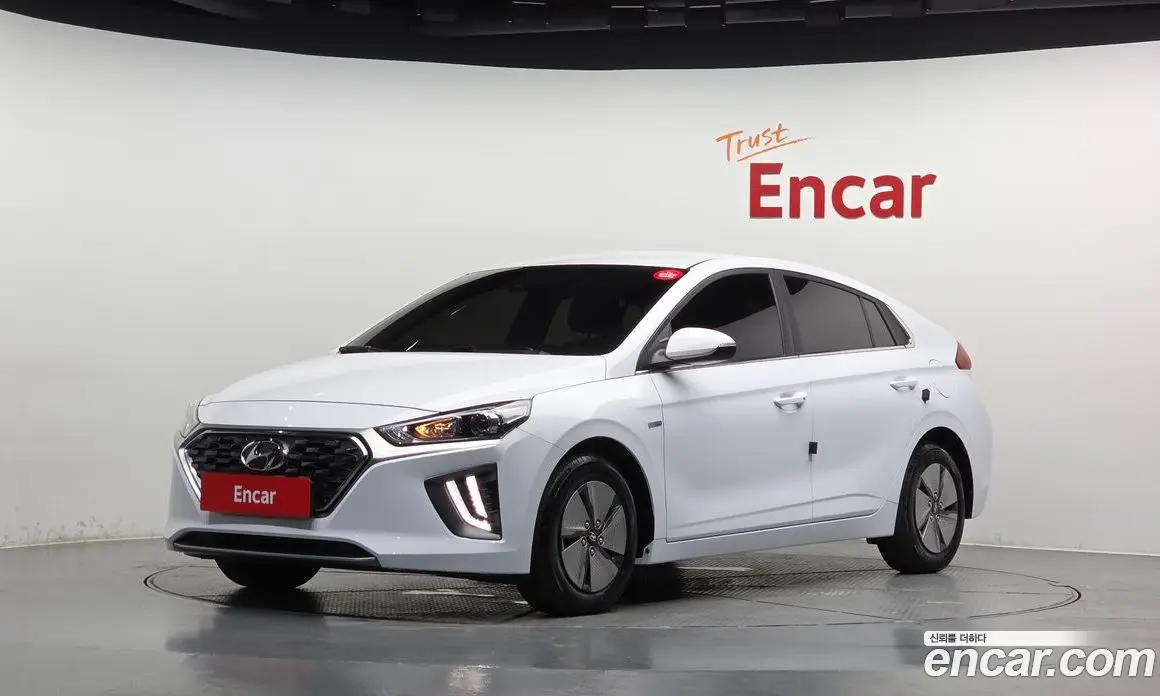 Hyundai Ioniq 2019 1.6 автомат (гидро), фото 1 Hyundai Ioniq 2019 1.6 автомат (гидро), фото 1