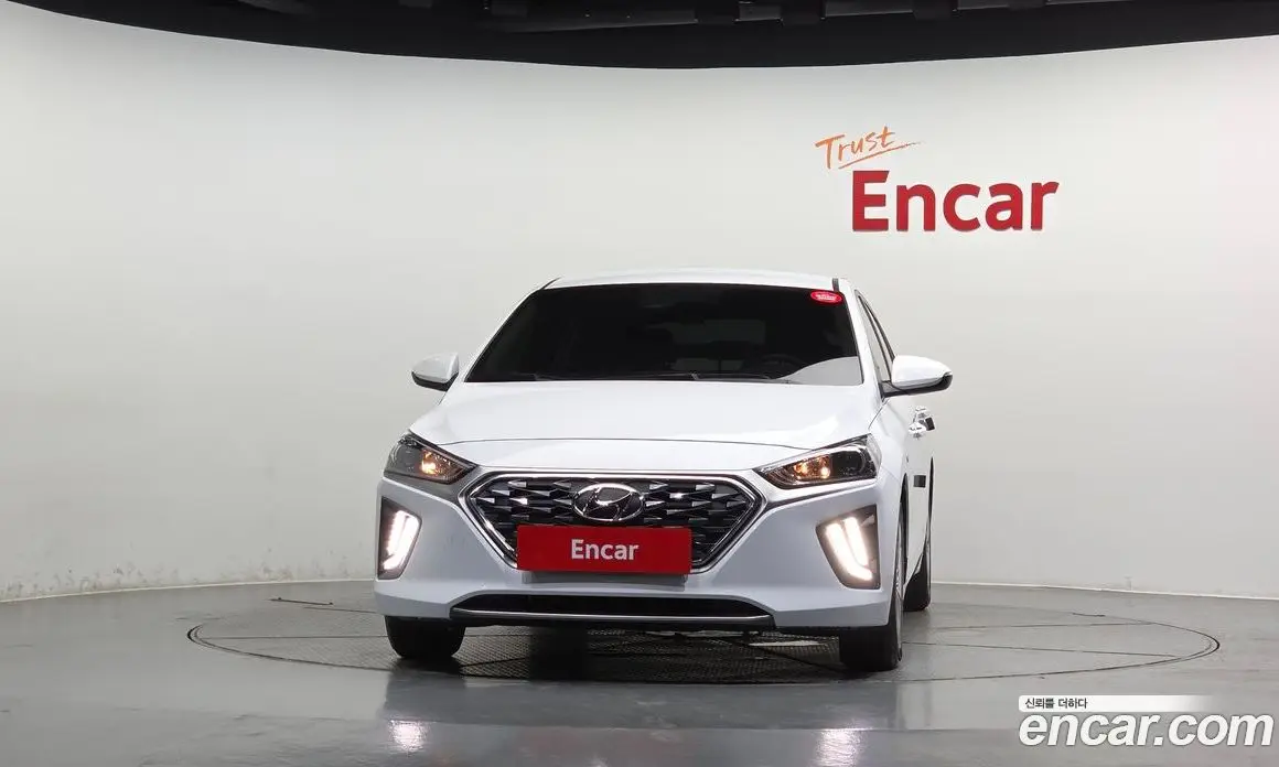 Hyundai Ioniq 2019 1.6 автомат (гидро), фото 3 Hyundai Ioniq 2019 1.6 автомат (гидро), фото 3